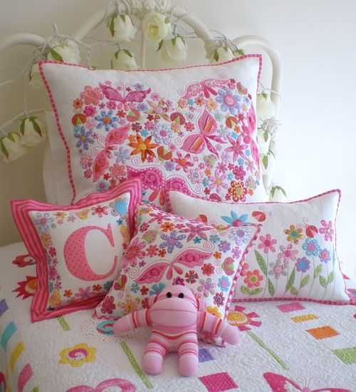 girls bedroom decoration with pillows