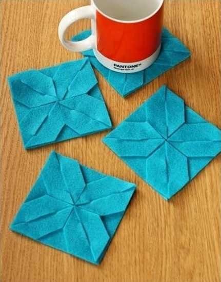 placemats in blue color with origami design