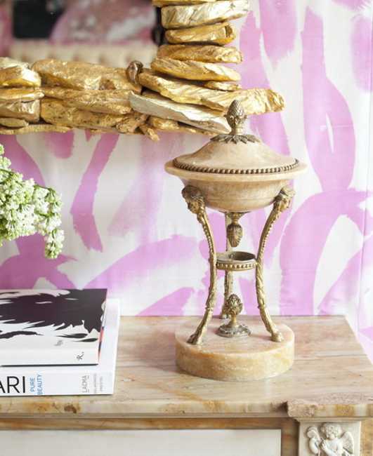 mantelpiece ornaments in vintage style