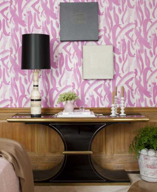 white table lampo and wall art