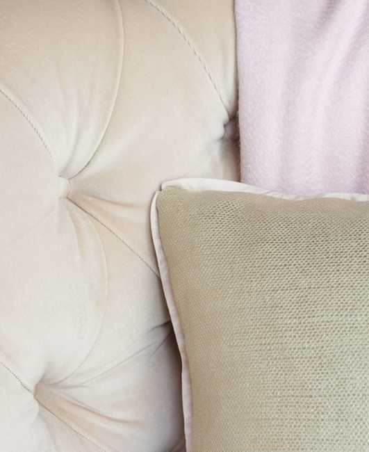  White and gray cushions 