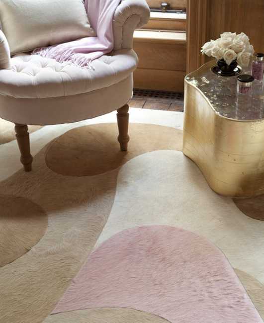  carpet in light gray and pink shades 
