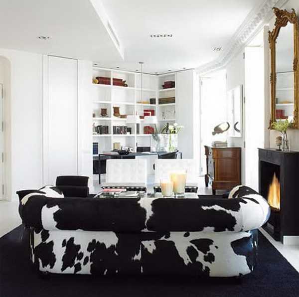  Living room furniture with animal prints 