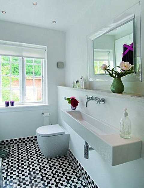  red pink flowers decorating for white bathroom 