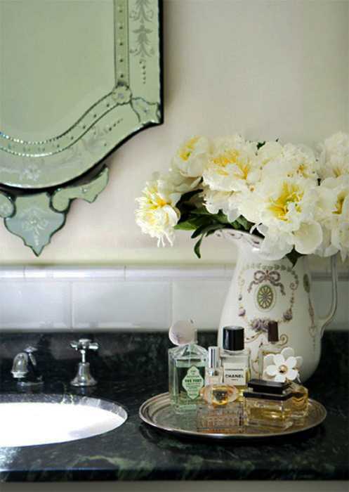 white flowers for bathroom decoration