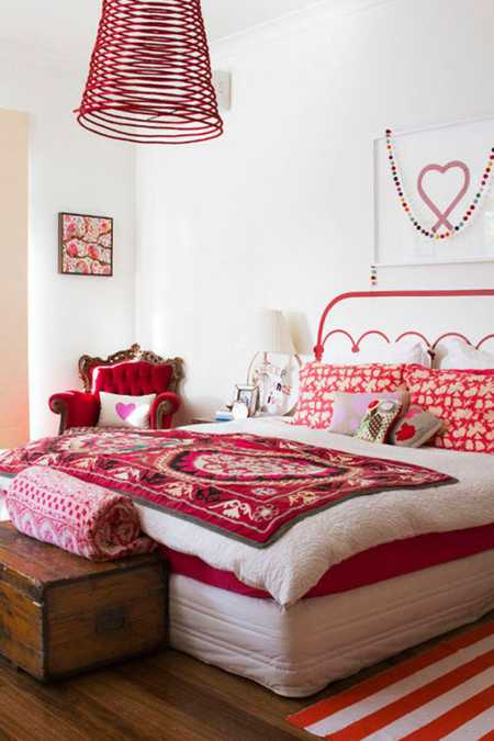 red and white bedroom decorating ideas