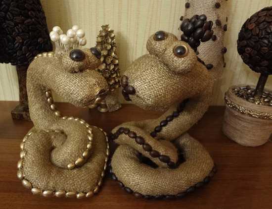 snakes with burlap fabric