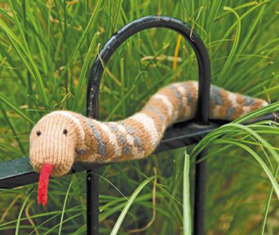  knitting snake for home textiles 