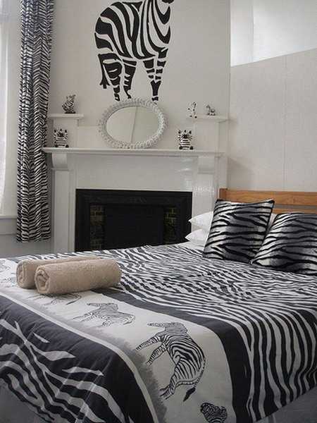 set zebra bedding in black and white