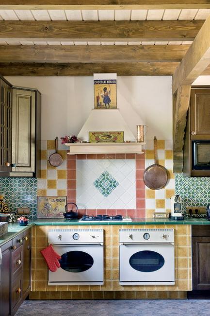  French country kitchen in vintage style 