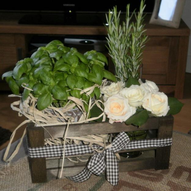 rosemary, basil and white flower heart idea for party table decorations Italian