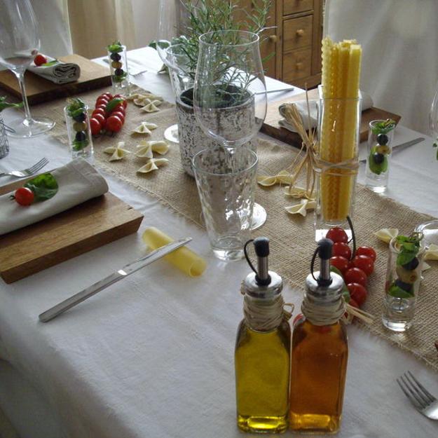 Table Decoration Italian-style and red and green colors