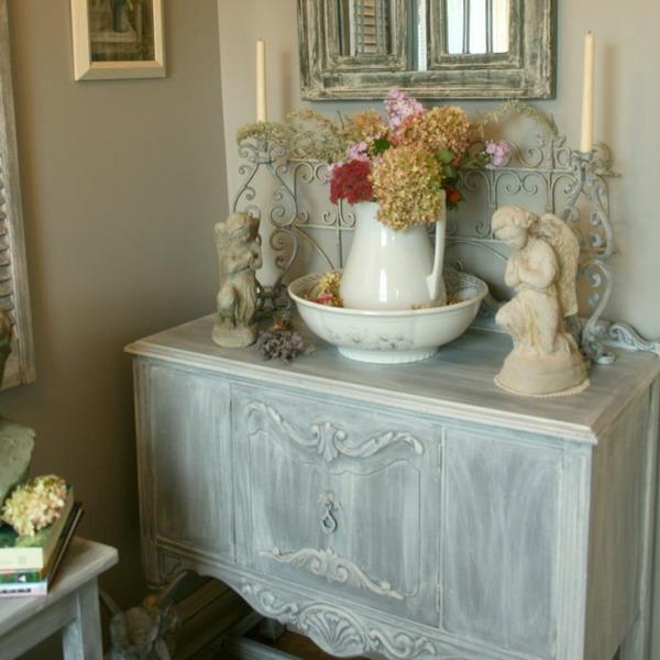 Shabby Chic Ideas inspired by beautiful flowers and decorations in vintage style