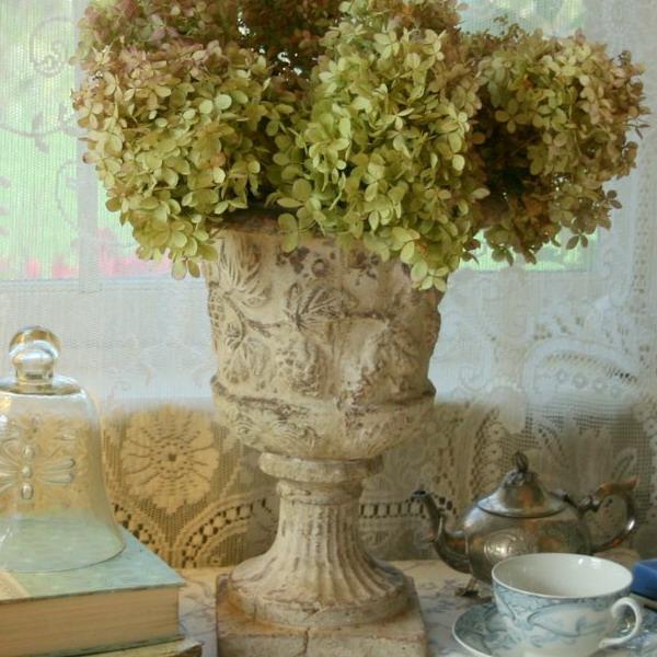  Shabby Chic Ideas inspired by beautiful flowers and decorations in vintage style 