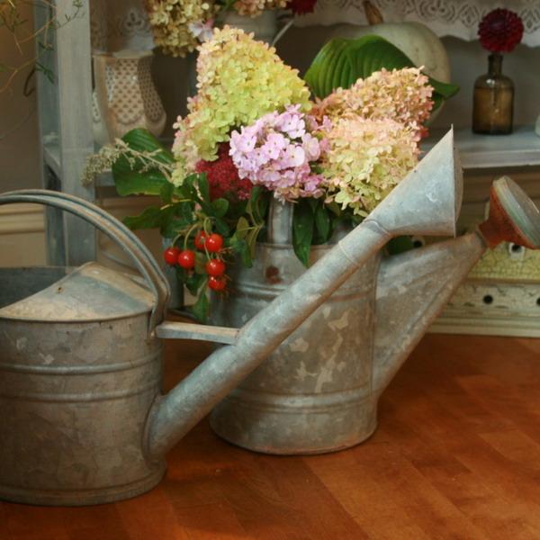 Shabby Chic Ideas inspired by beautiful flowers and decorations in vintage style