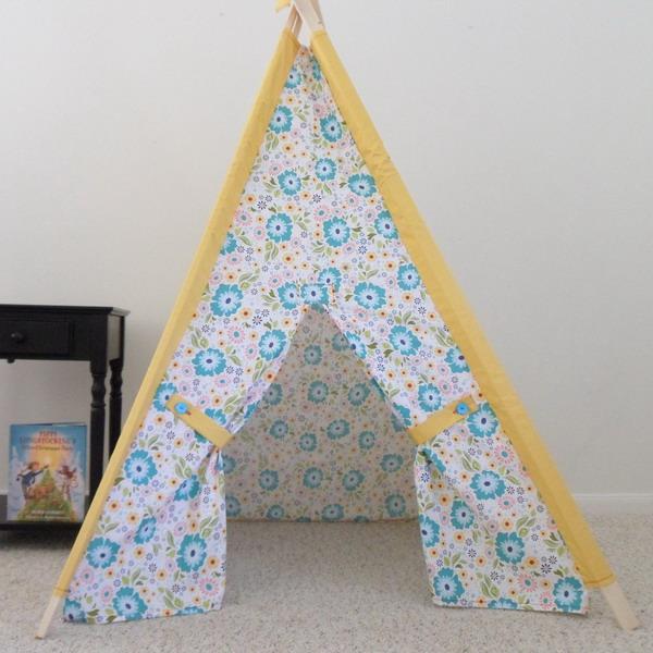 Tipi curtain fabric with white and blue pattern