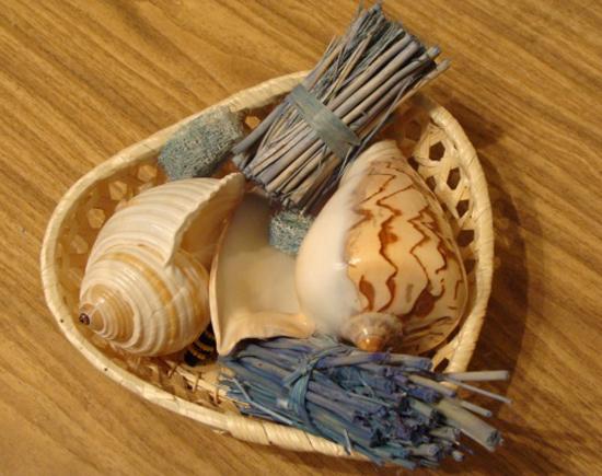 Shell table centerpiece ideas and sea shell handicrafts