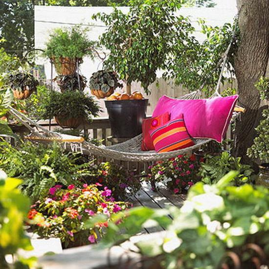 Perfect Pillows for Hammock Decorating Adding Comfort to Backyard ...