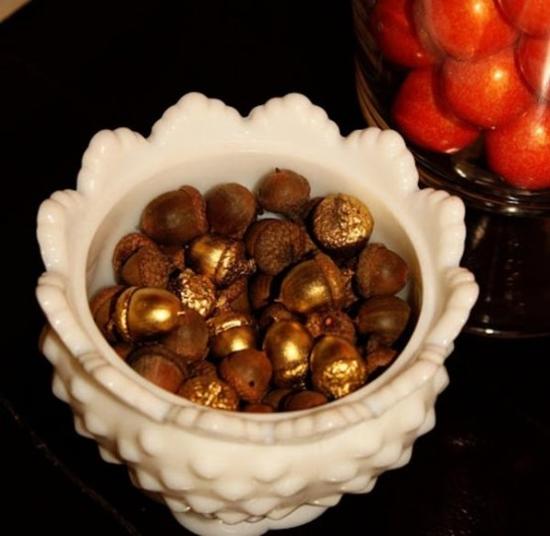Thanksgiving Centerpiece With Acorns : Acorn table centerpieces bringing natural feel into