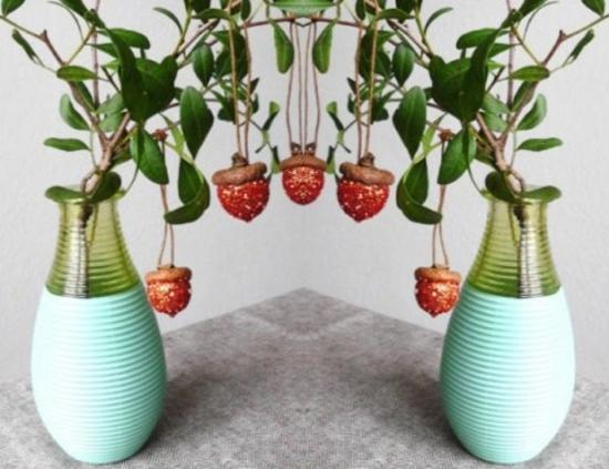 autumn decoration with acorns fall craft ideas for table decorations