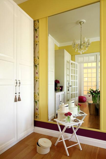small bedroom decoration with yellow wall colors and floral wallpaper