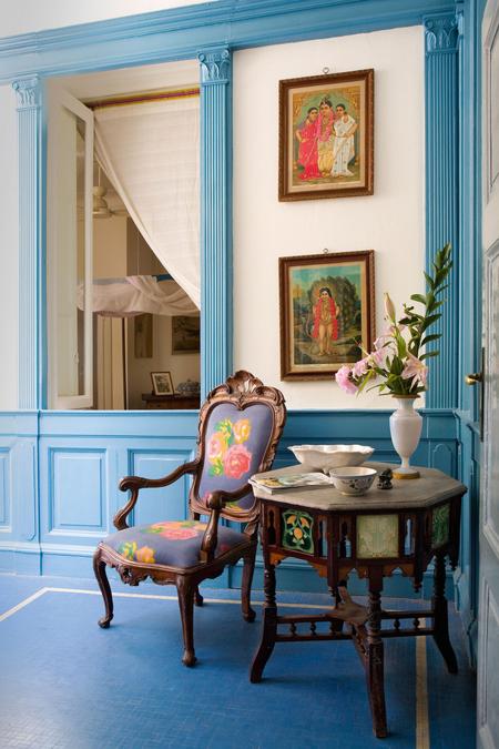 modern home decor ideas, materials, colors and room decoration pattern of textile designer Lisa Corti
