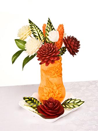 falling, ideas for table decorations with carved pumpkin and flowers
