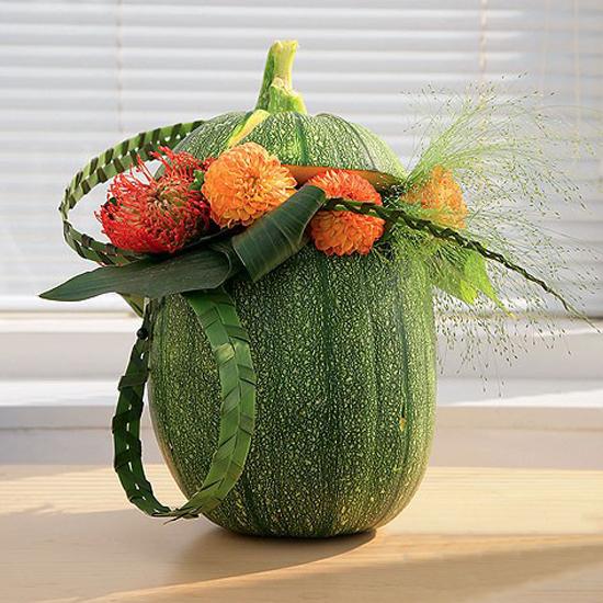  falling, ideas for table decoration with pumpkin and flowers 
