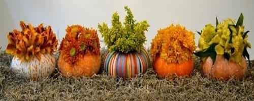 falling, ideas for table decoration with pumpkin and flowers