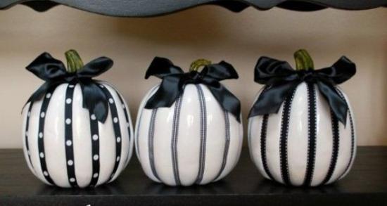 black and white Halloween Decorating Ideas 