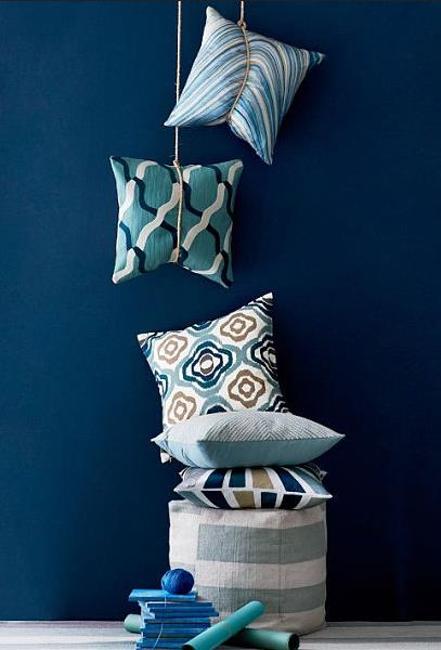 interior decoration with blue and red colors, modern decorative patterns