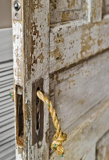  modern interior design with braided ornamental patterns and handmade accessories 