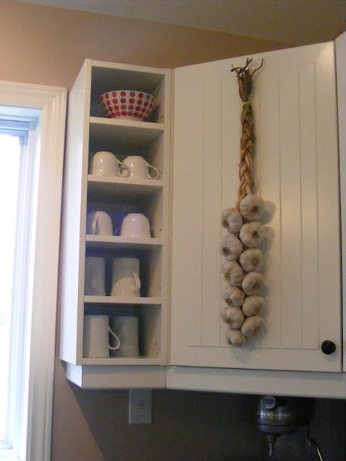  modern interior design with braided ornamental patterns and handmade accessories 