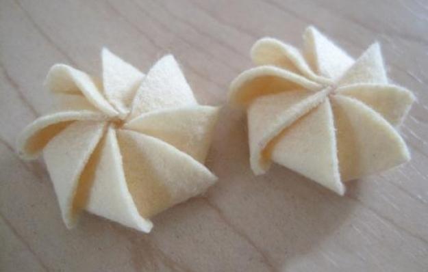  homemade felt home decorations and Christmas tree decorations 