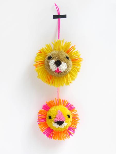 craft ideas for the production of decorative objects with pompoms