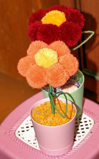 craft ideas for the production of decorative objects with pompoms
