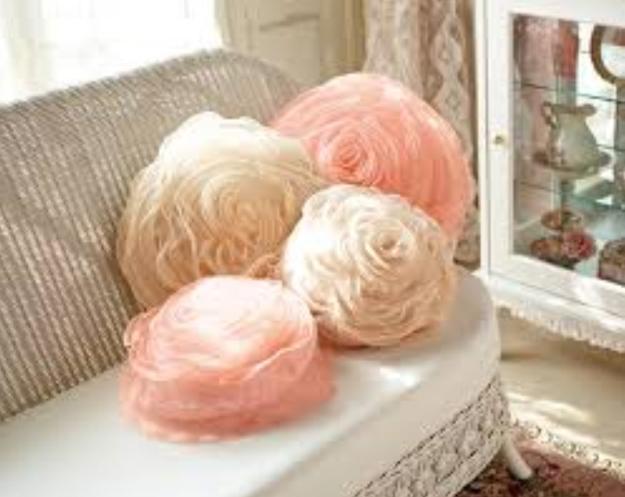 decorative accessories, cushions decorating ideas