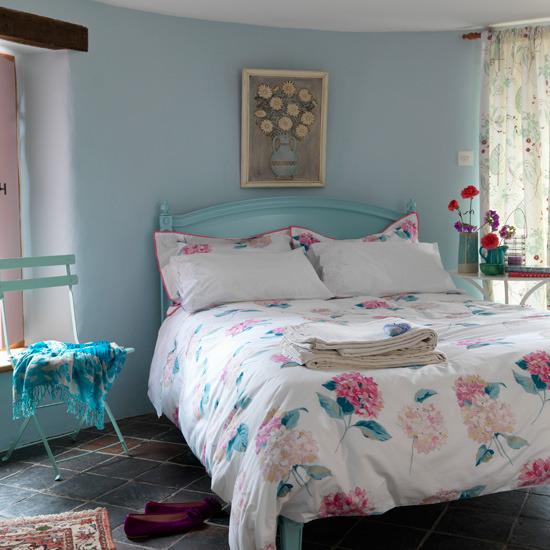  modern bedroom decoration in Provencal style 