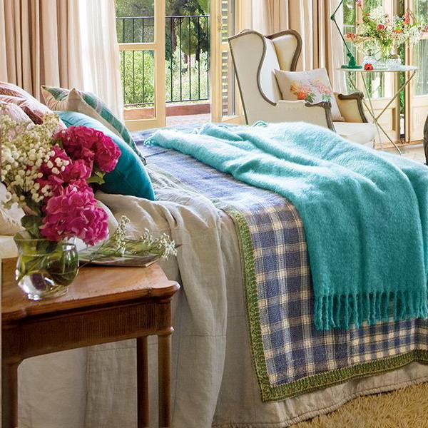 modern bedroom decor and pink blue To dye