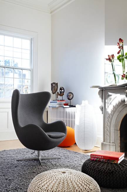 modern interior decorating ideas in eclectic style, black, white and red