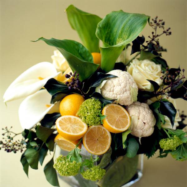 floral table decorations and heart ideas with citrus