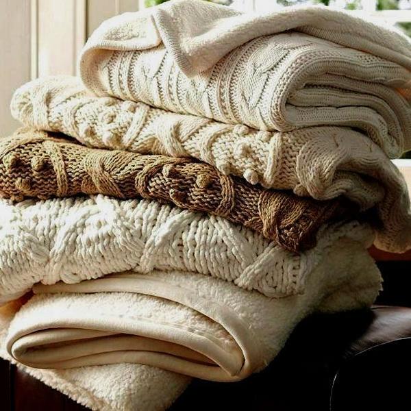 Knitting and crochet patterns, decorative pillows and throws for the home decoration