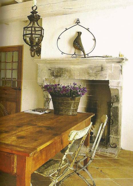 modern kitchen interior and dining room decorating ideas in a Provencal style