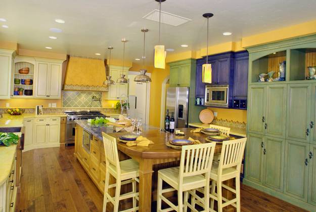 modern kitchen and dining room interior decorating ideas in a Provencal style