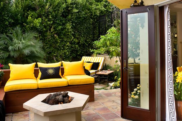 Meander-printed fabrics and decoration pattern for outdoor living culture