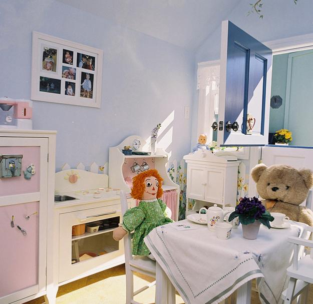 Children's furniture and children's bedroom decorating ideas