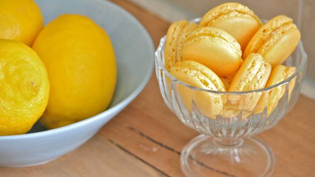 table decorations and centerpieces with lemon, yellow and green color combination