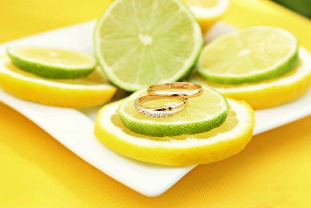 table decorations and centerpieces with lemon, yellow and green color combination