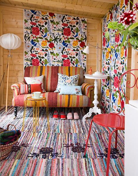 modern interior design with striped rugs and carpets
