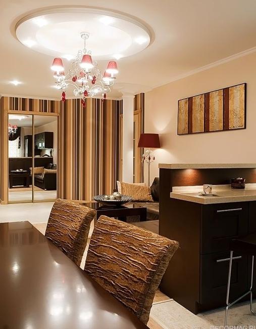 space decorate with vertical stripes